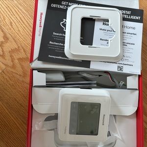 Honeywell Pro-series thermostat 99% new
